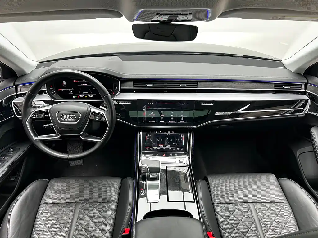 Audi A8 — фото 14