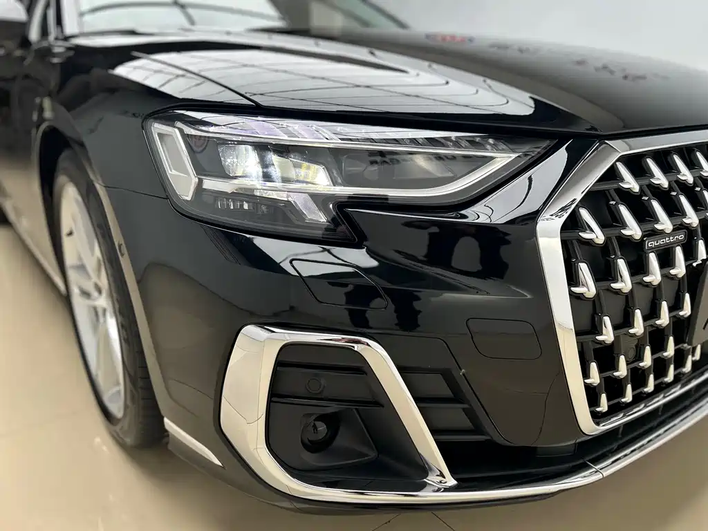 Audi A8 — фото 19