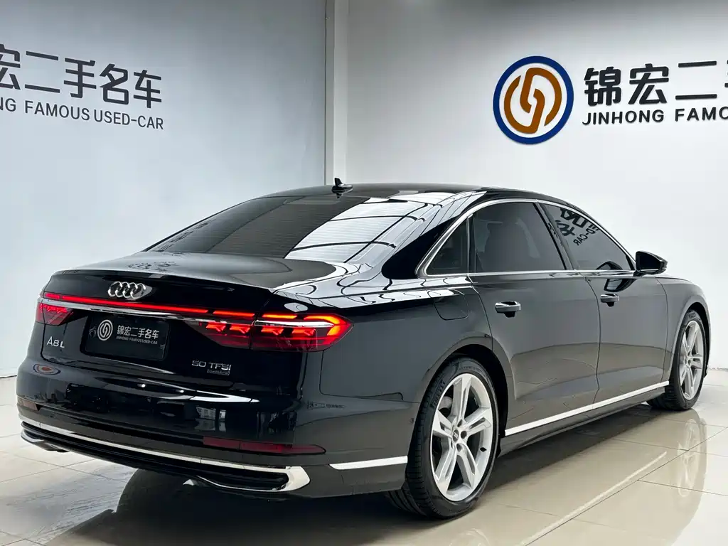 Audi A8 — фото 21