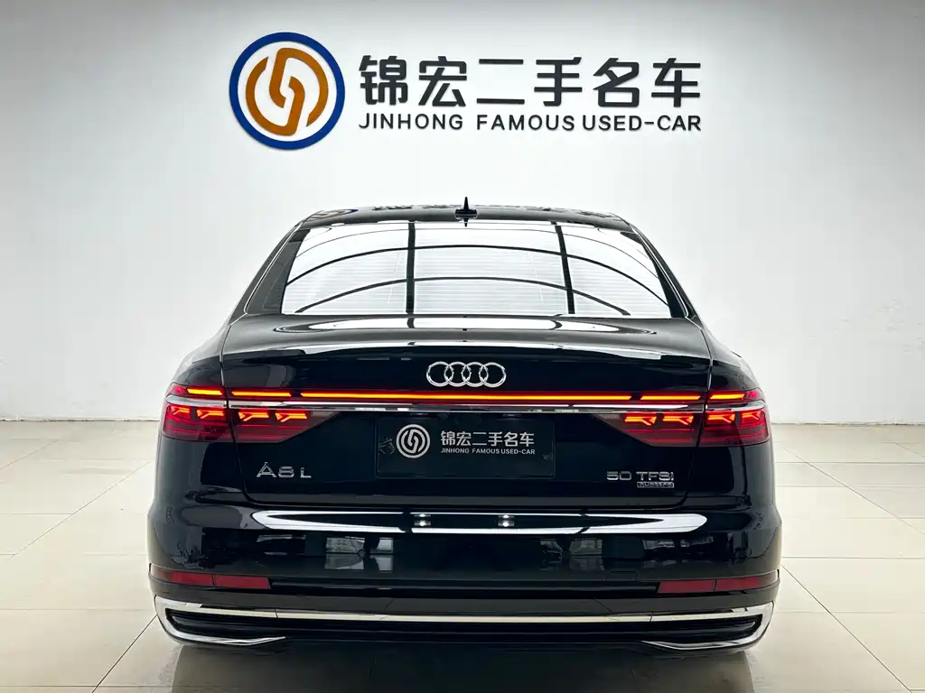 Audi A8 — фото 22