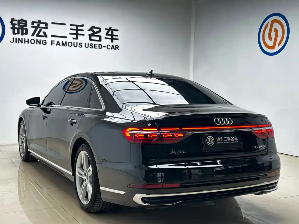 Audi A8 — фото 23