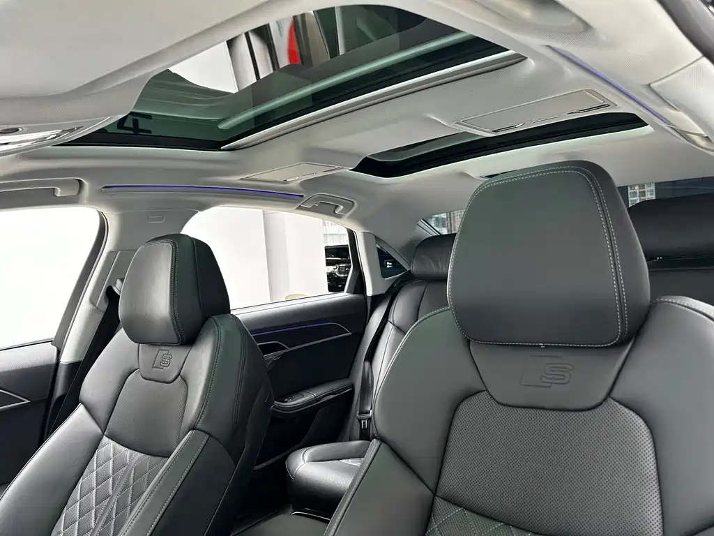 Audi A8 — фото 9