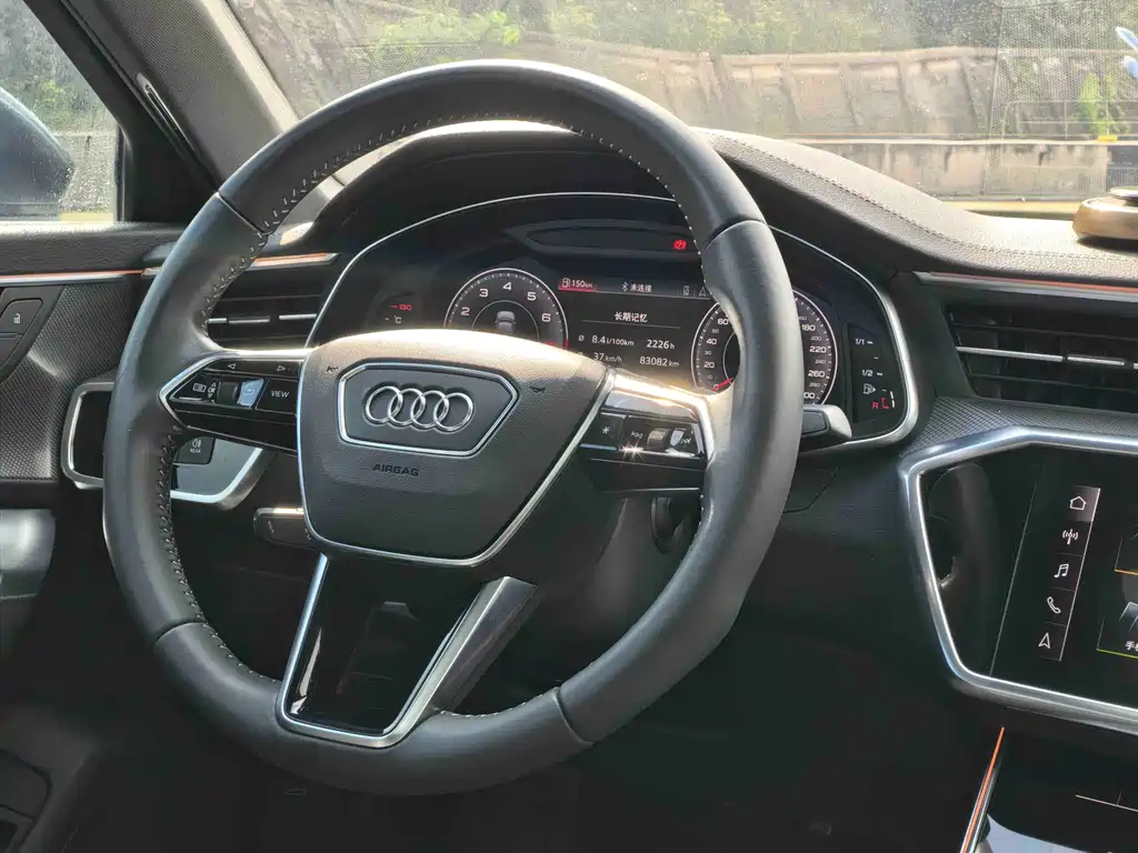 Audi A6L — фото 10