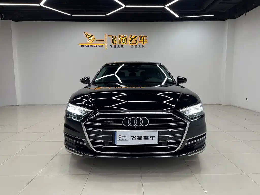 Audi A8 — фото 2