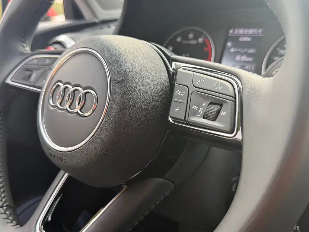 Audi A3 — фото 12