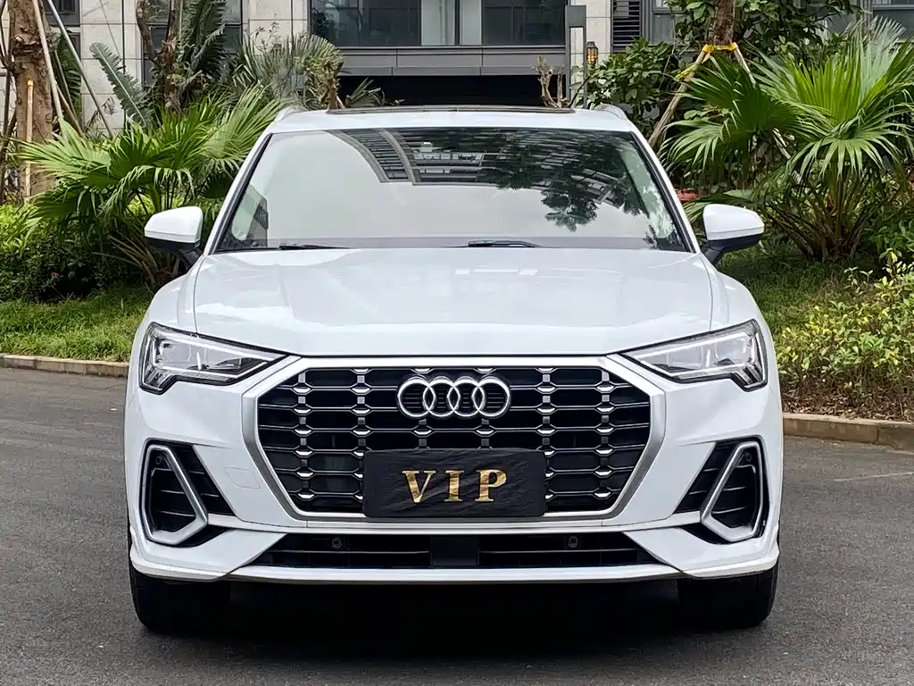 Audi Q3 — фото 11