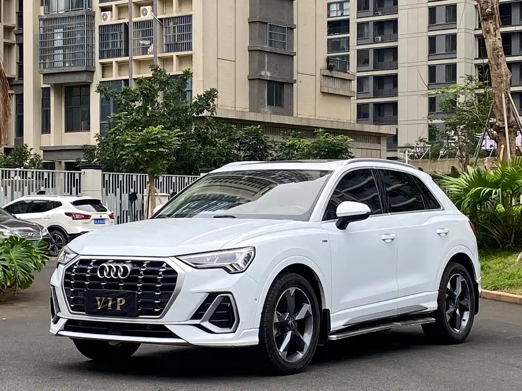 Audi Q3 — фото 10