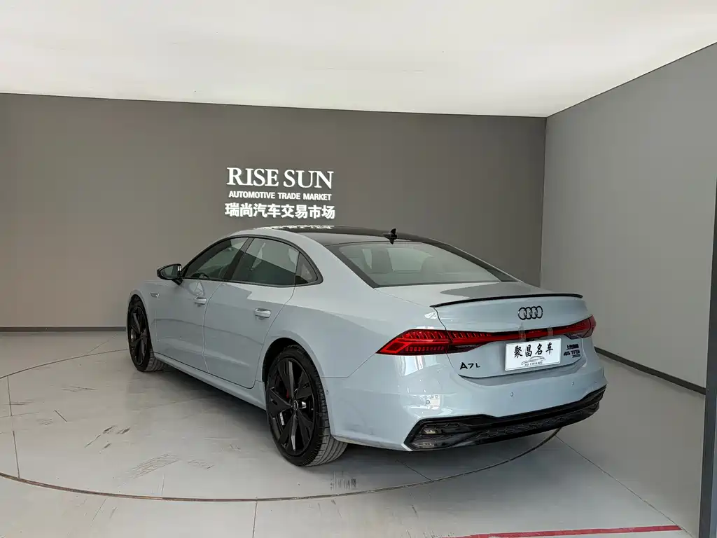 Audi A7L — фото 15
