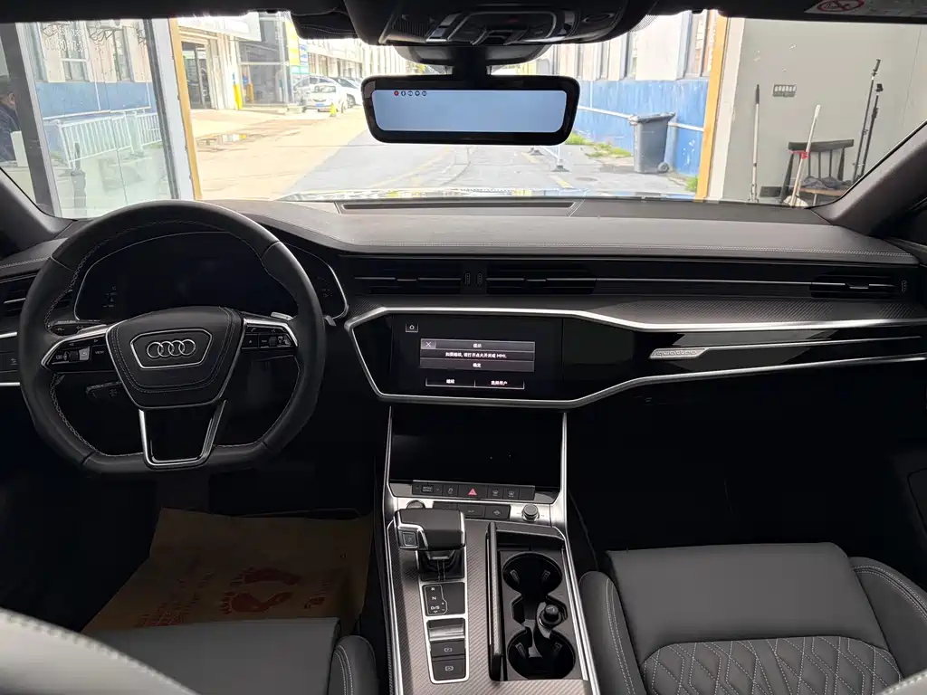 Audi A7L — фото 10