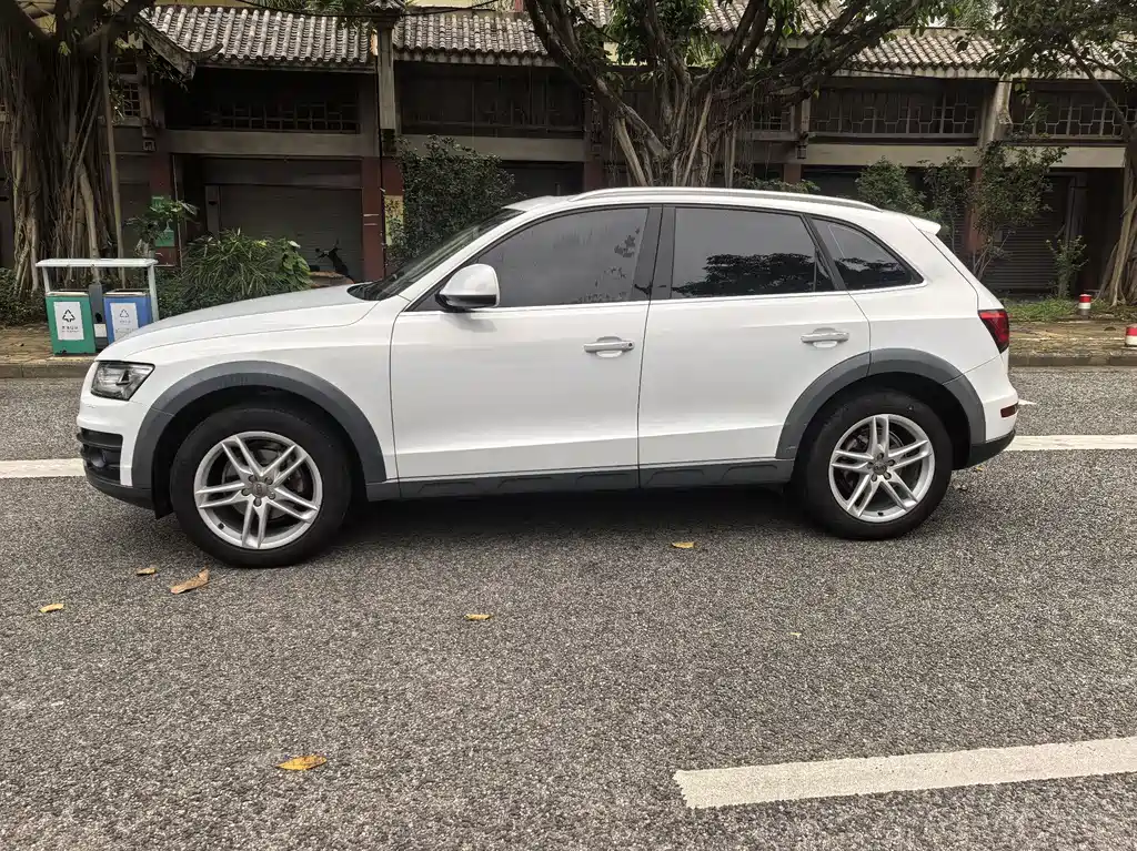 Audi Q5 — фото 17