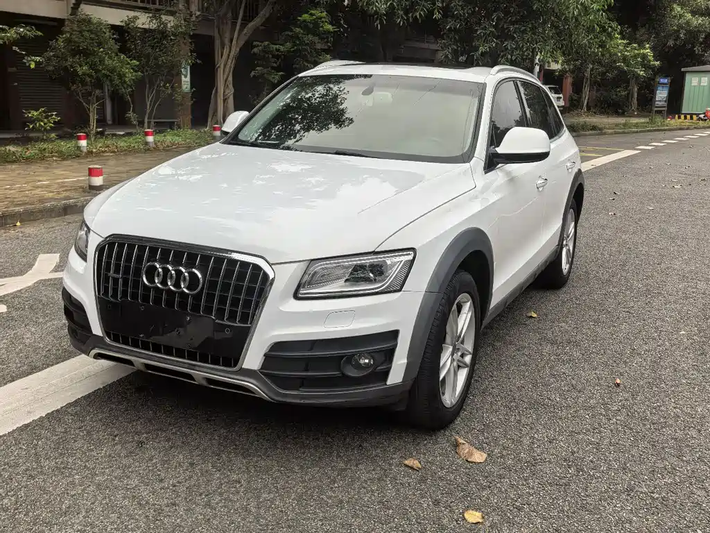 Audi Q5 — фото 18