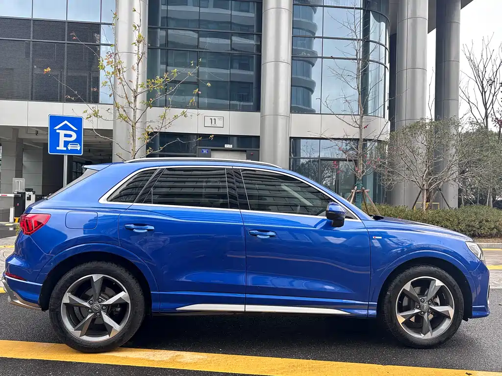 Audi Q3 — фото 9
