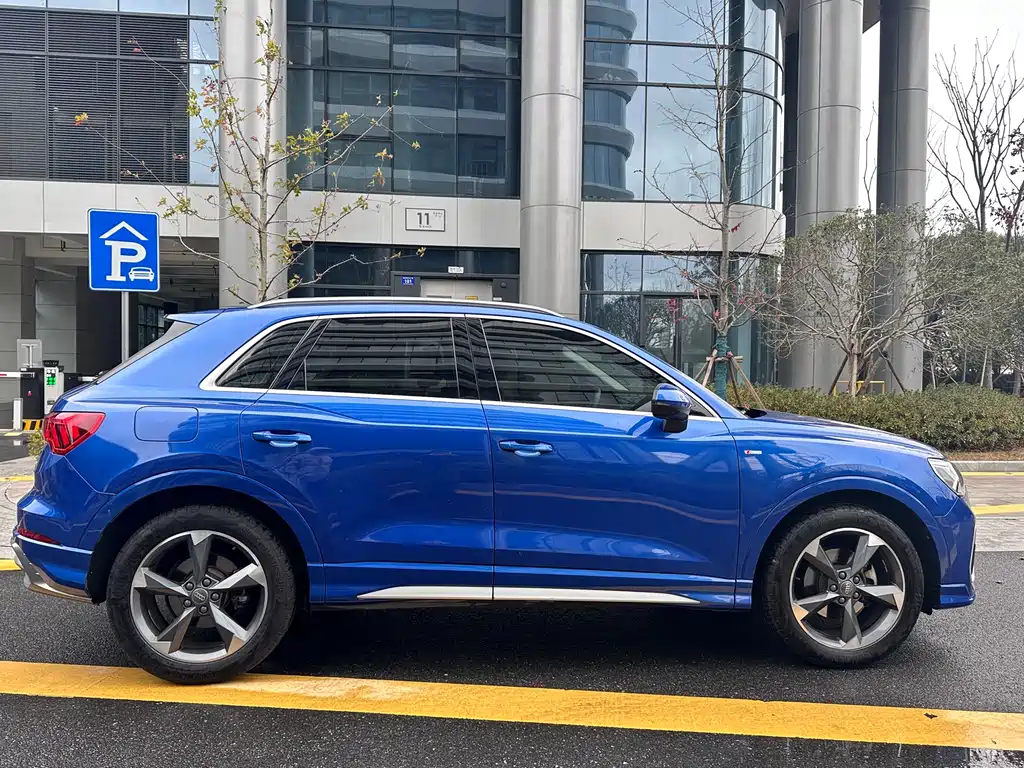 Audi Q3 — фото 10