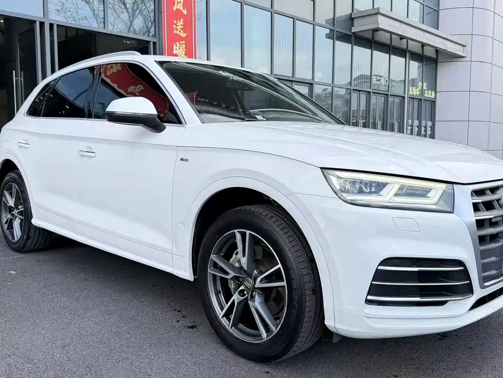 Audi Q5L — фото 2