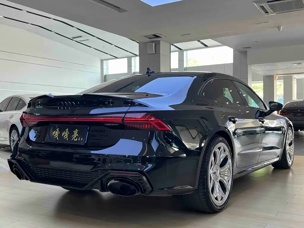 Audi A7L — фото 11