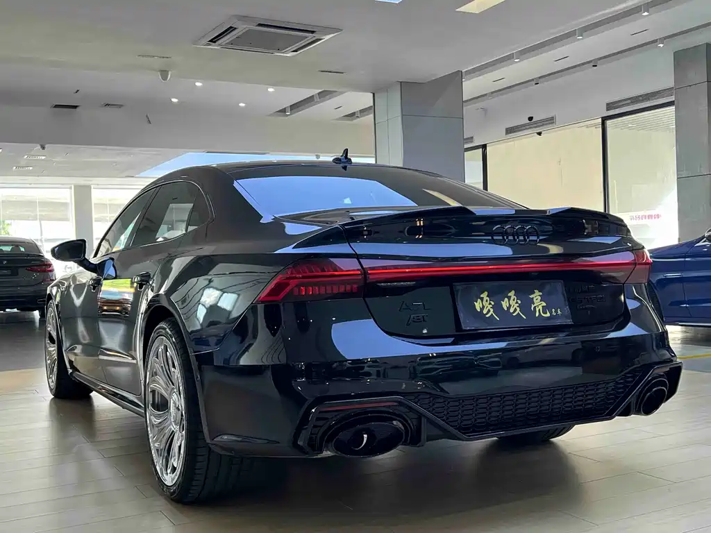 Audi A7L — фото 9