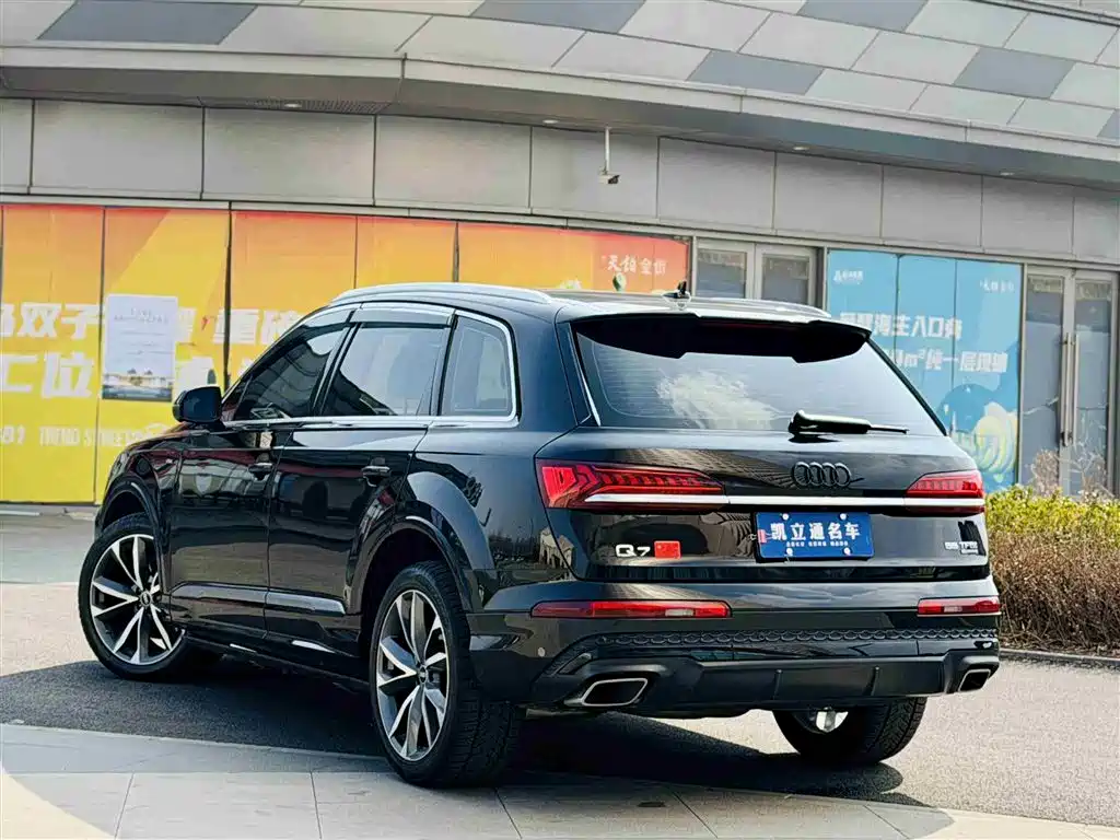 Audi Q7 — фото 4
