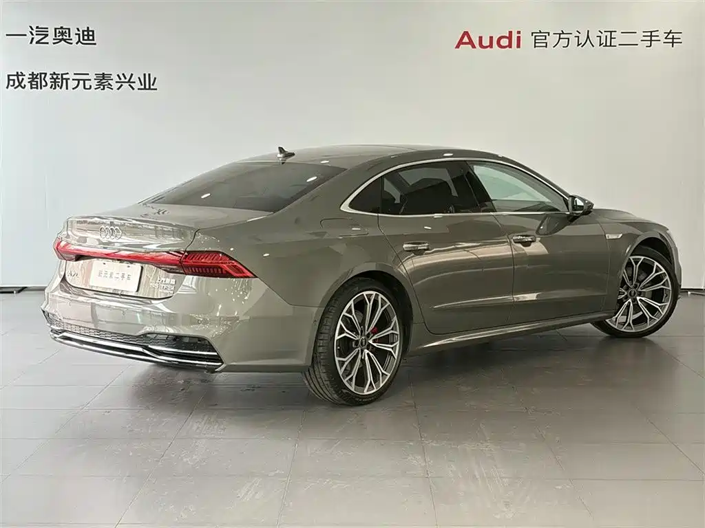 Audi A7L — фото 5