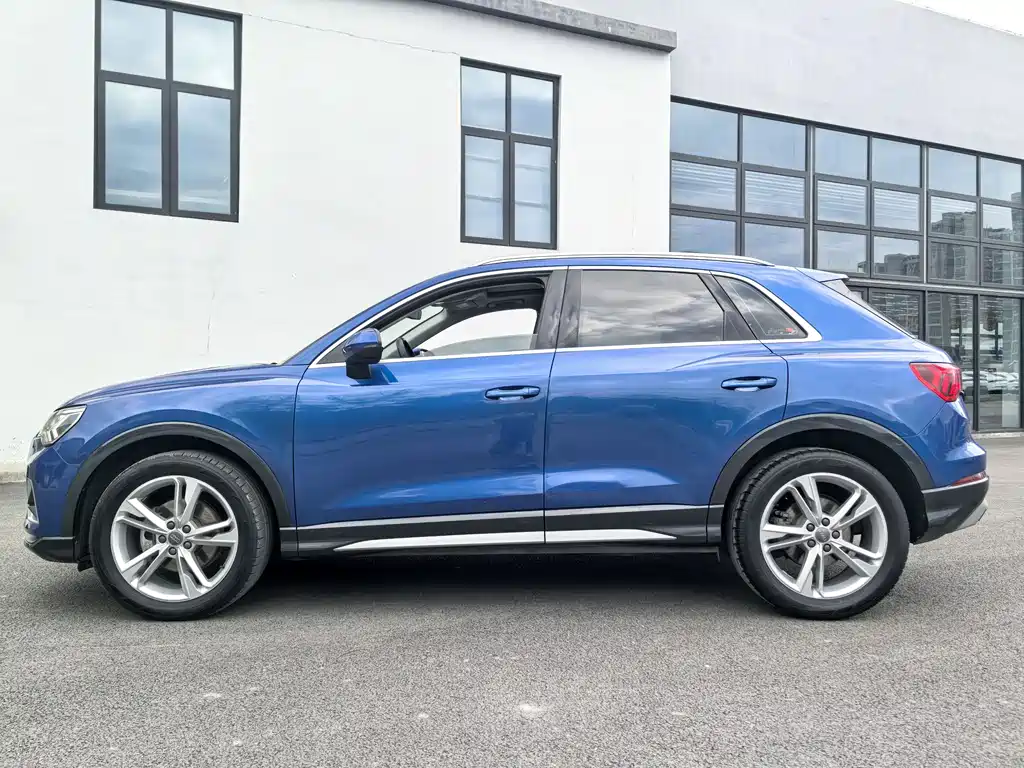 Audi Q3 — фото 8