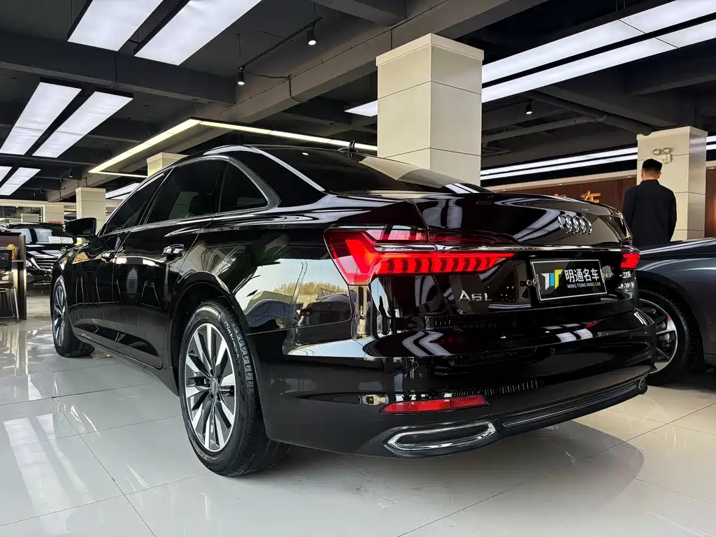 Audi A6L — фото 5