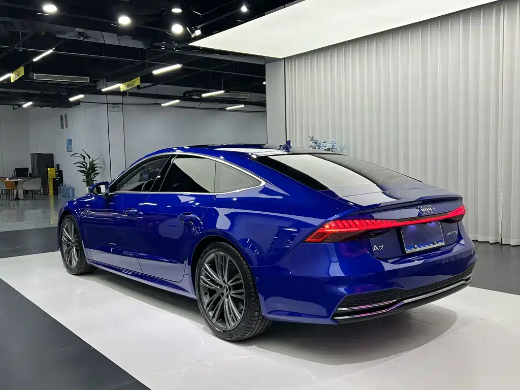 Audi A7 — фото 12