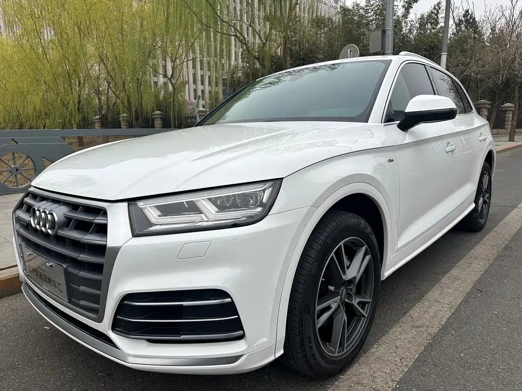 Audi Q5L — фото 3