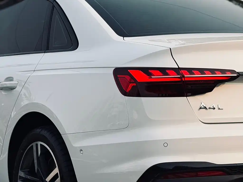 Audi A4L — фото 19