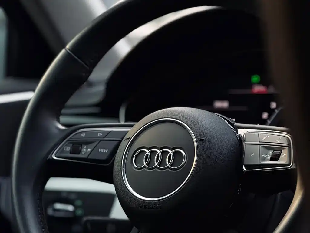 Audi A4L — фото 8