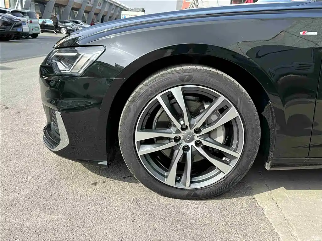 Audi A6L — фото 5