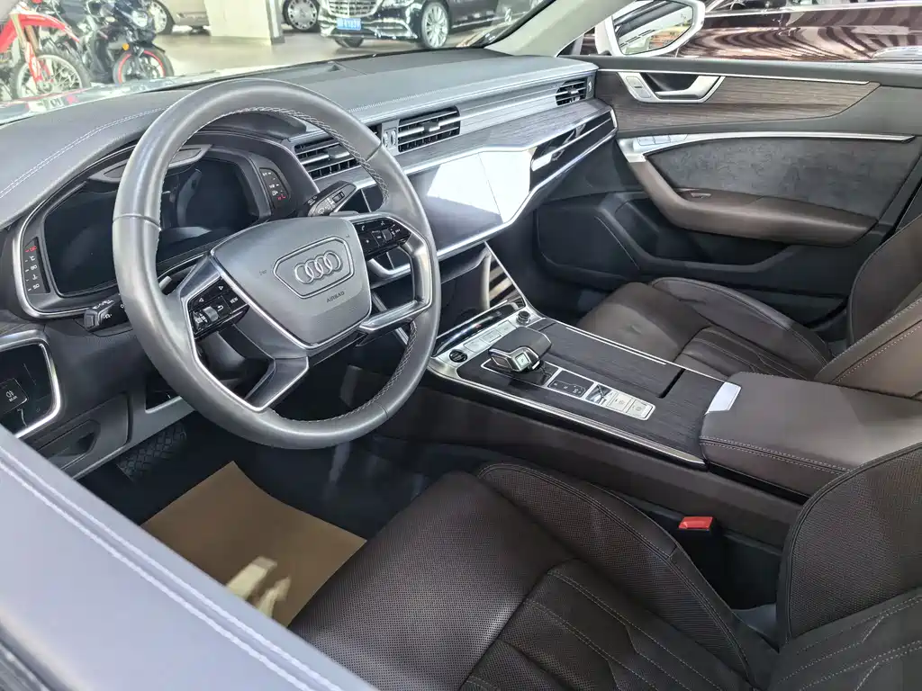Audi A7L — фото 3