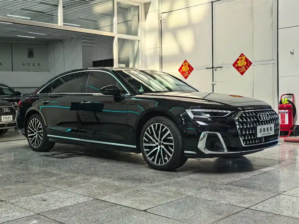 Audi A8 — фото 3