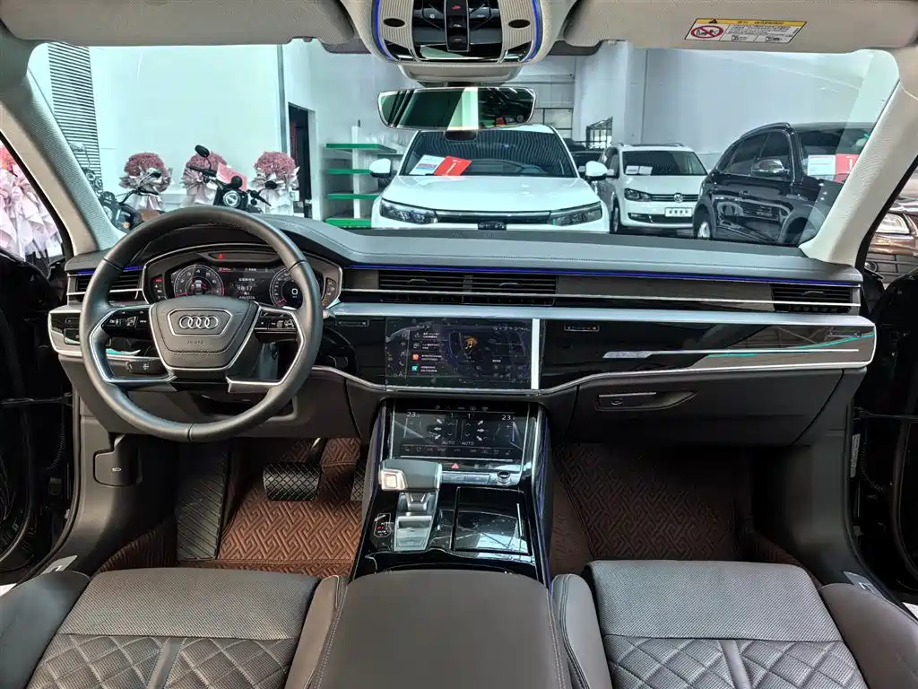 Audi A8 — фото 8