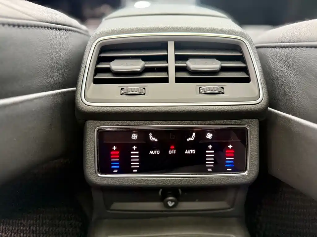 Audi A6L — фото 10