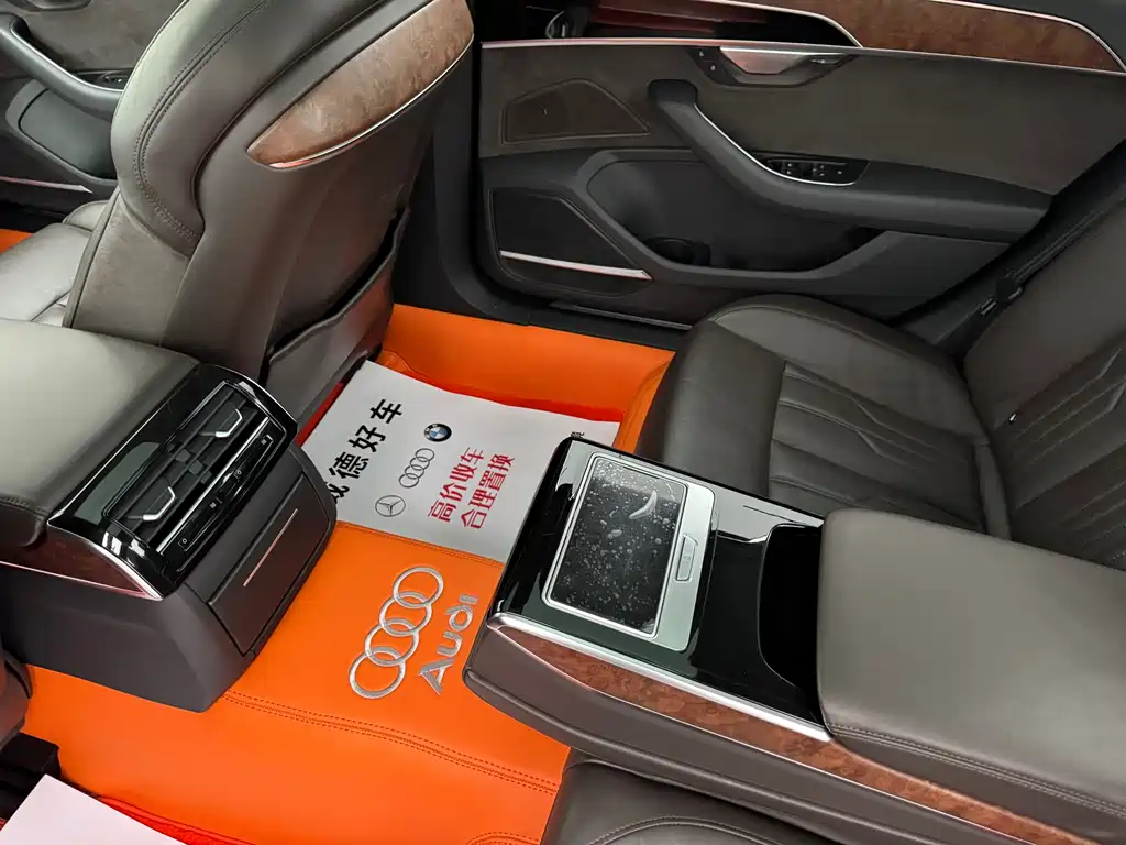 Audi A8 — фото 14