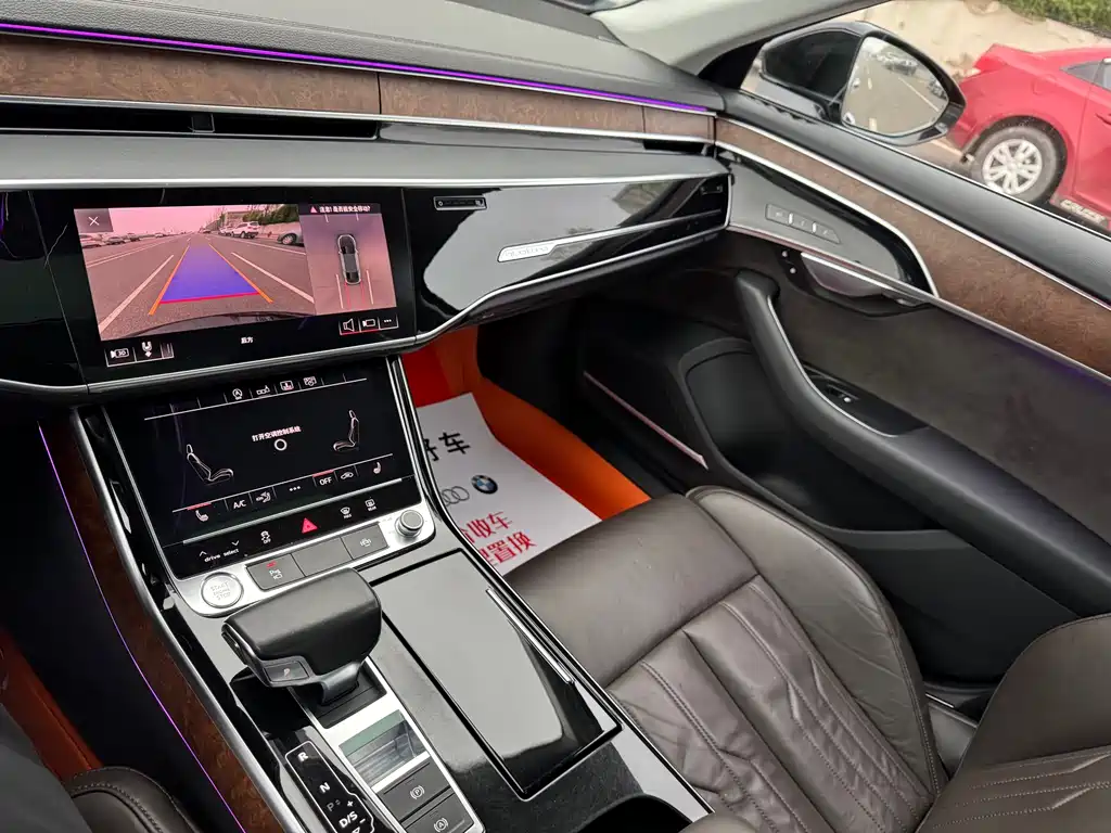 Audi A8 — фото 18