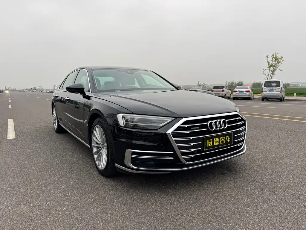 Audi A8 — фото 3