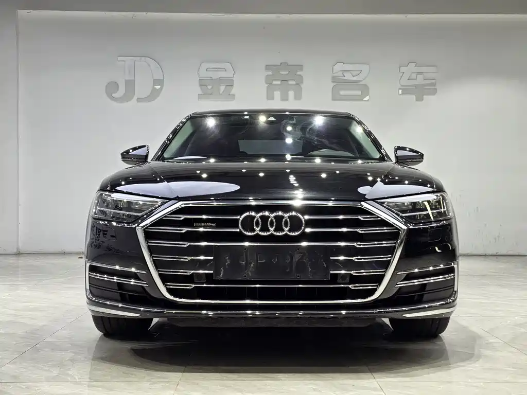 Audi A8 — фото 2