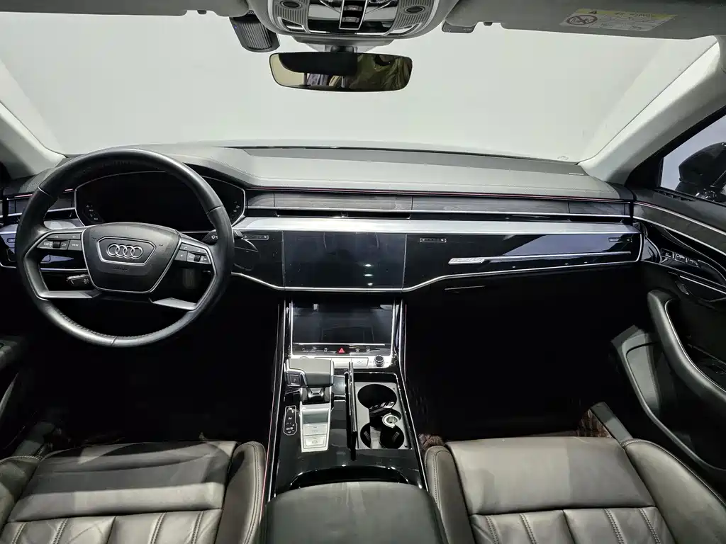 Audi A8 — фото 9