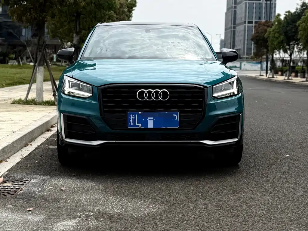 Audi Q2L — фото 2