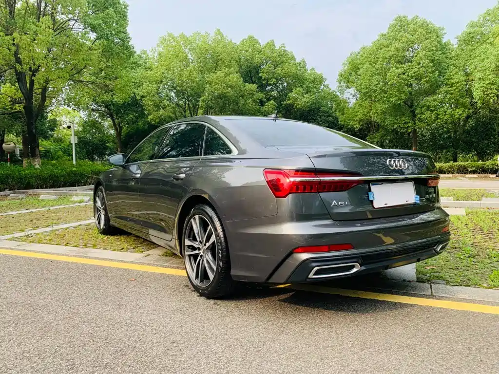 Audi A6L — фото 7