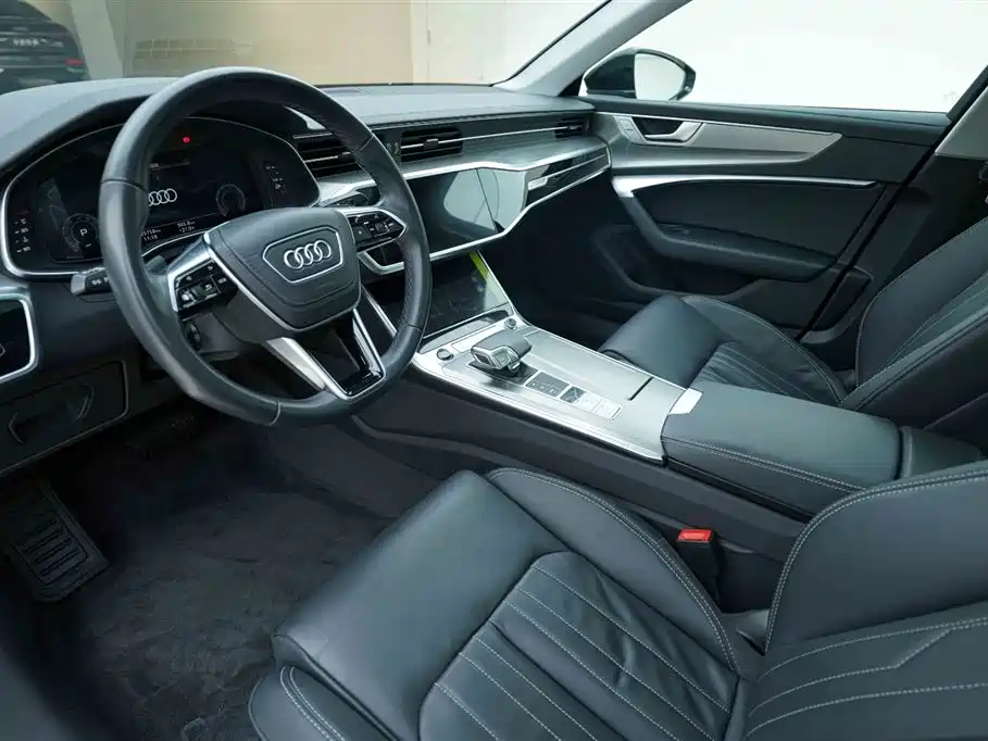 Audi A6L — фото 10