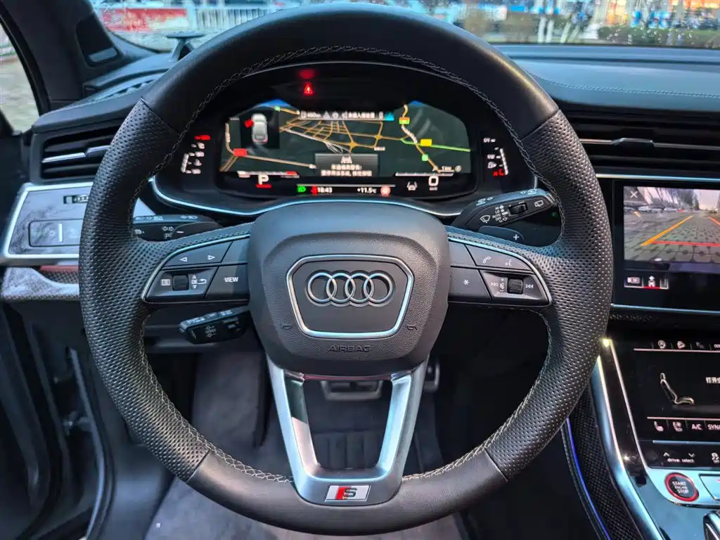 Audi SQ7 — фото 8
