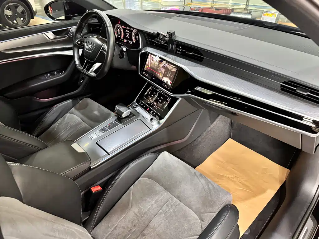 Audi A6L — фото 19