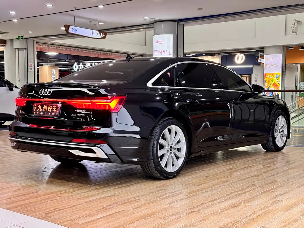 Audi A6L — фото 8