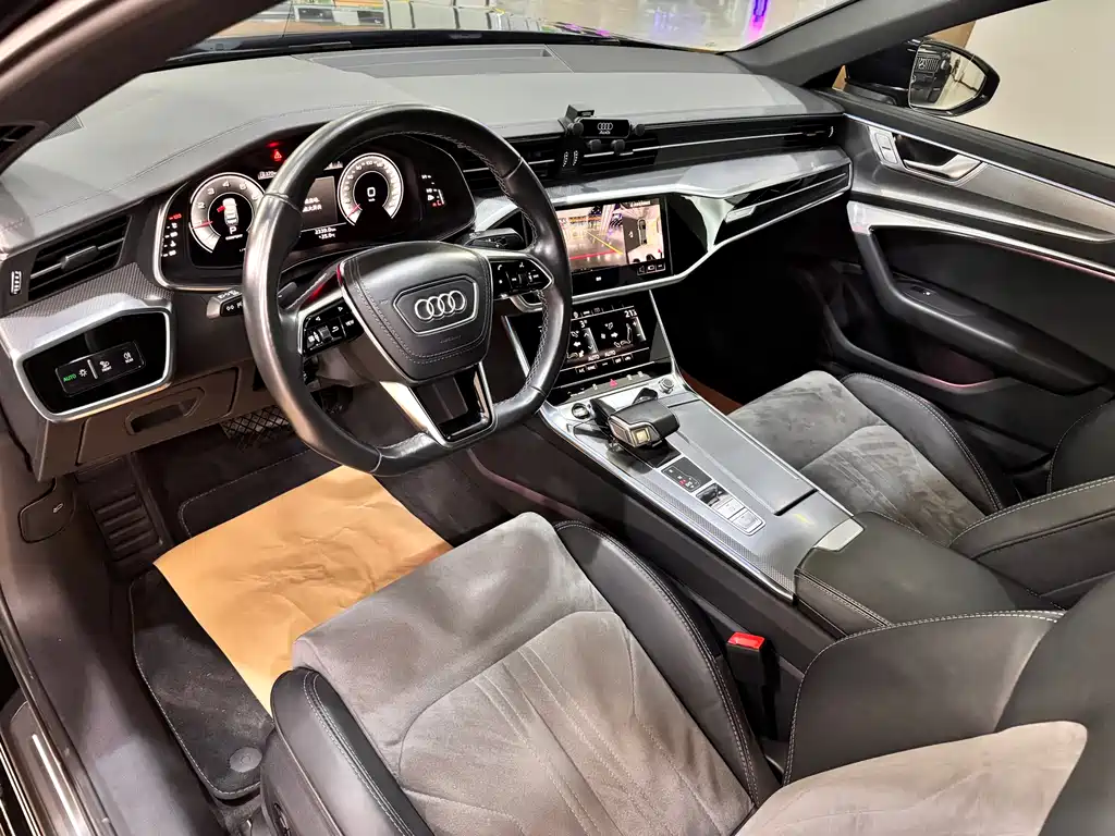 Audi A6L — фото 9