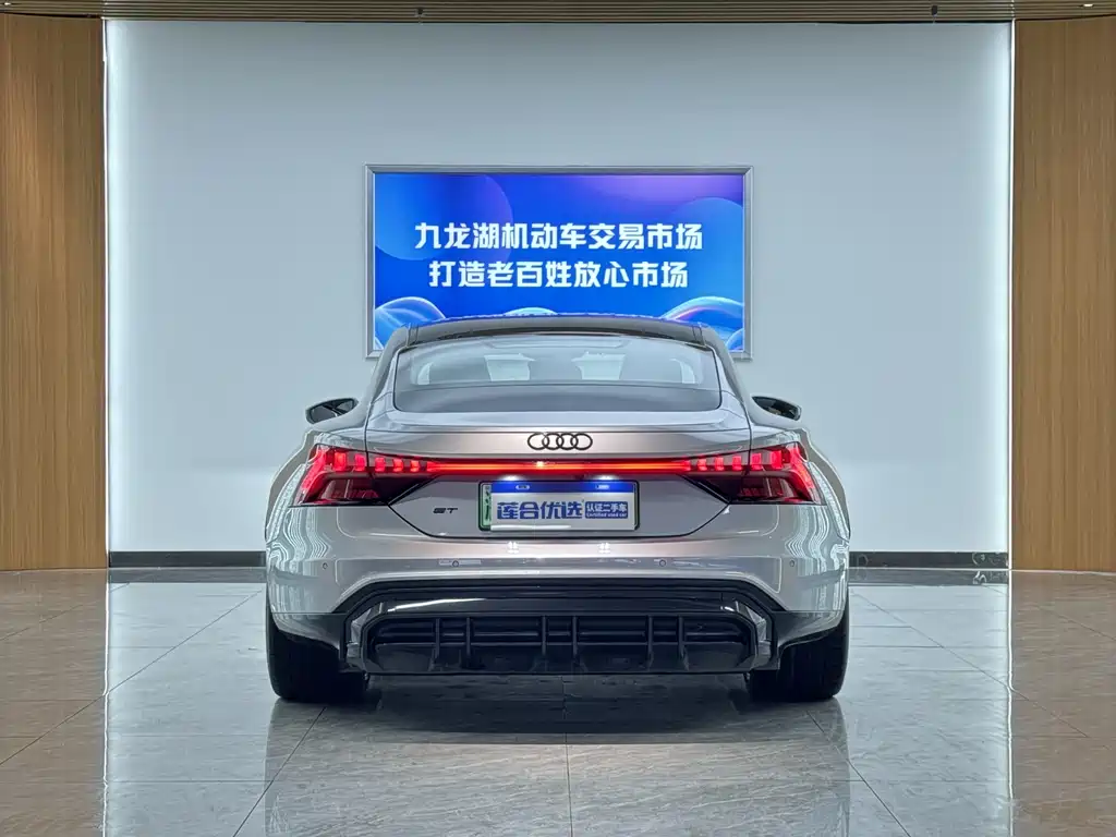 Audi e-tron GT — фото 5