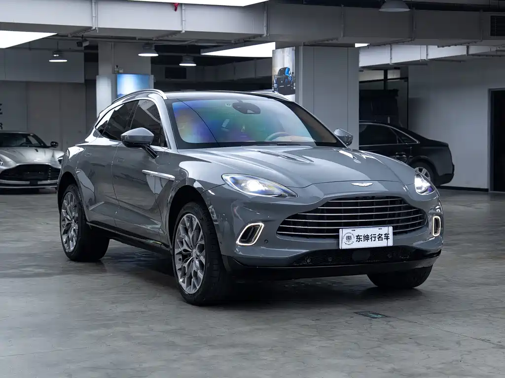 Aston Martin DBX — фото 3