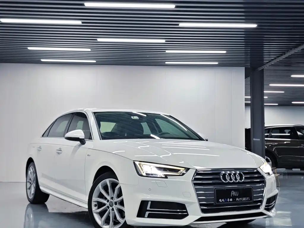 Audi A4L — фото 2