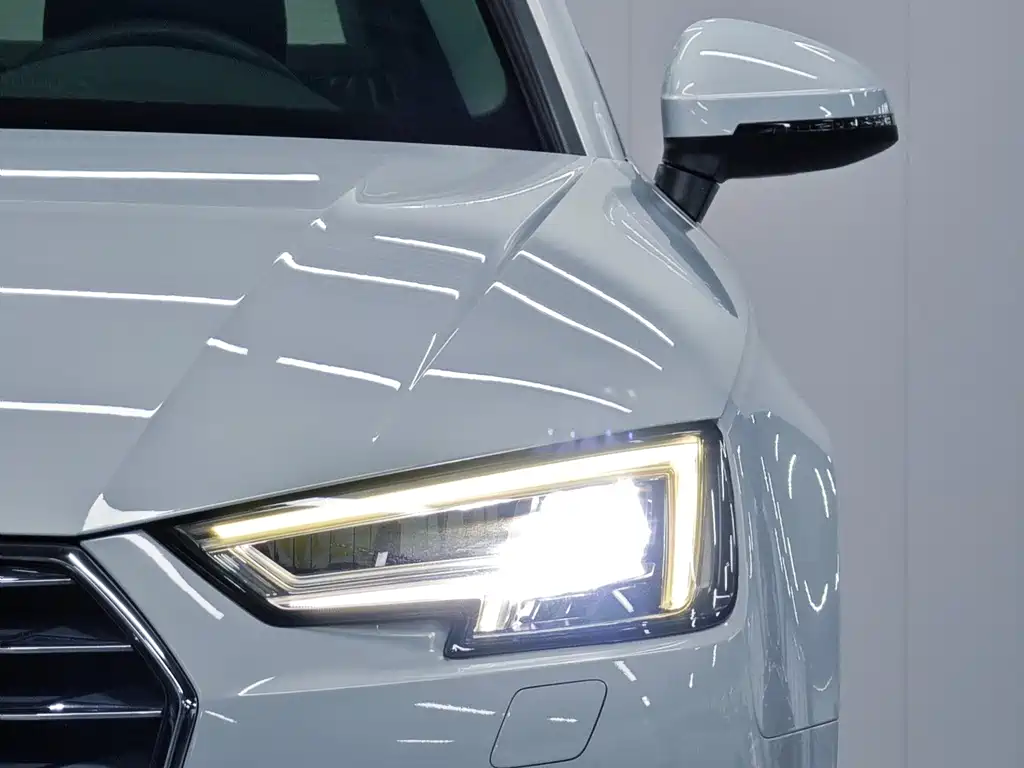 Audi A4L — фото 4