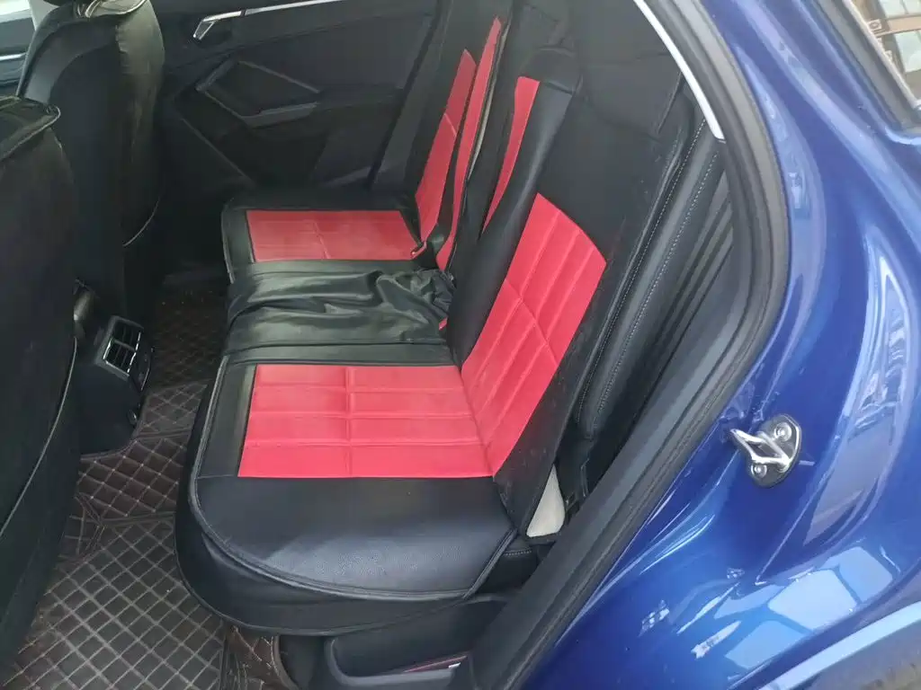 Audi Q3 Sportback — фото 13